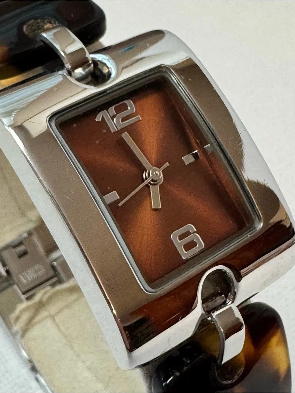 Vintage Merona Women's Polished Silver Acrylic Tortoise Link Bracelet Watch